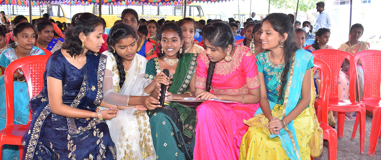 Deeksha College Slide